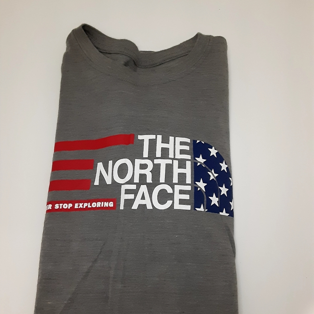 LIKE NEW MENS THE NORTH FACE TEE